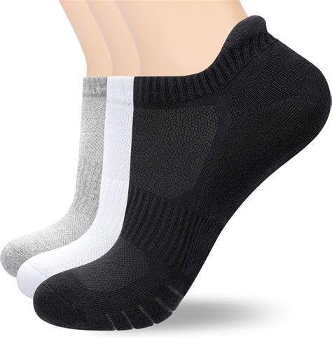 thick trainer socks for women.